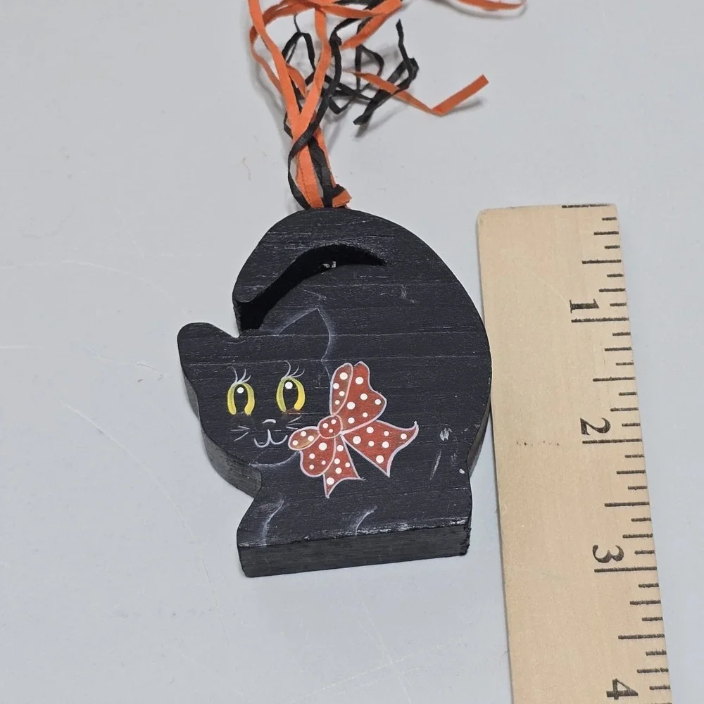 Wooden Black Cat Kitten Hand‎ Crafted Painted Halloween Fall Folk Art Decor